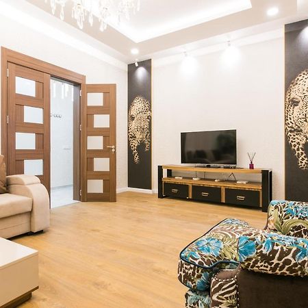 Sweet Home 6 Vip At Rustaveli Avenue Tbilisi Exterior foto