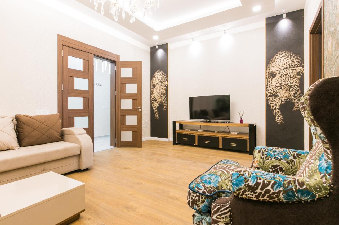 Sweet Home 6 Vip At Rustaveli Avenue Tbilisi Exterior foto